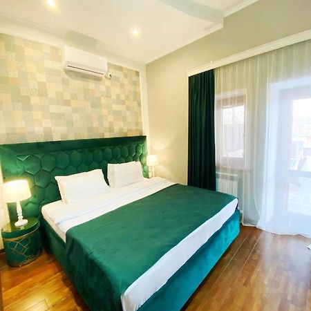 Hotel Orange Kutaiszi Kültér fotó