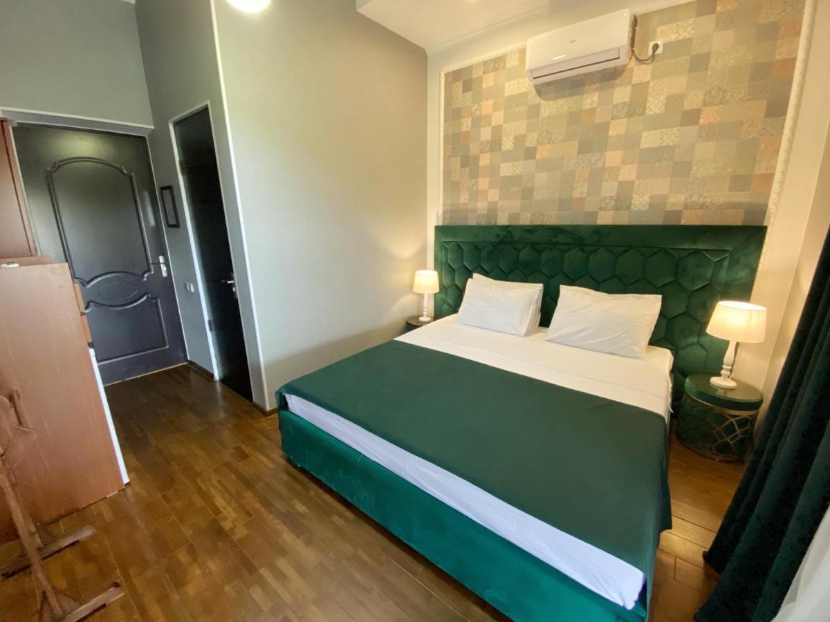 Hotel Orange Kutaiszi Kültér fotó
