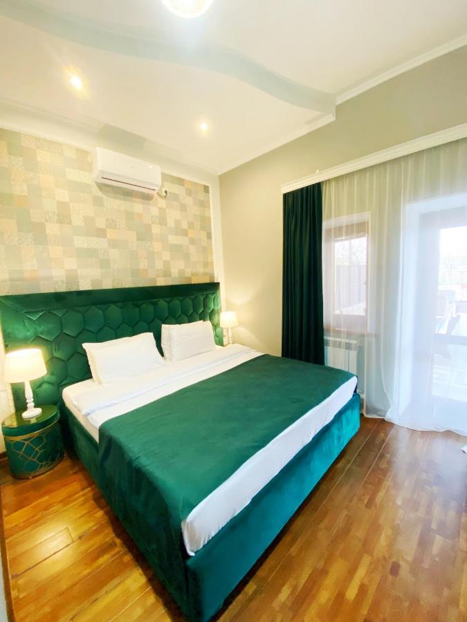 Hotel Orange Kutaiszi Kültér fotó