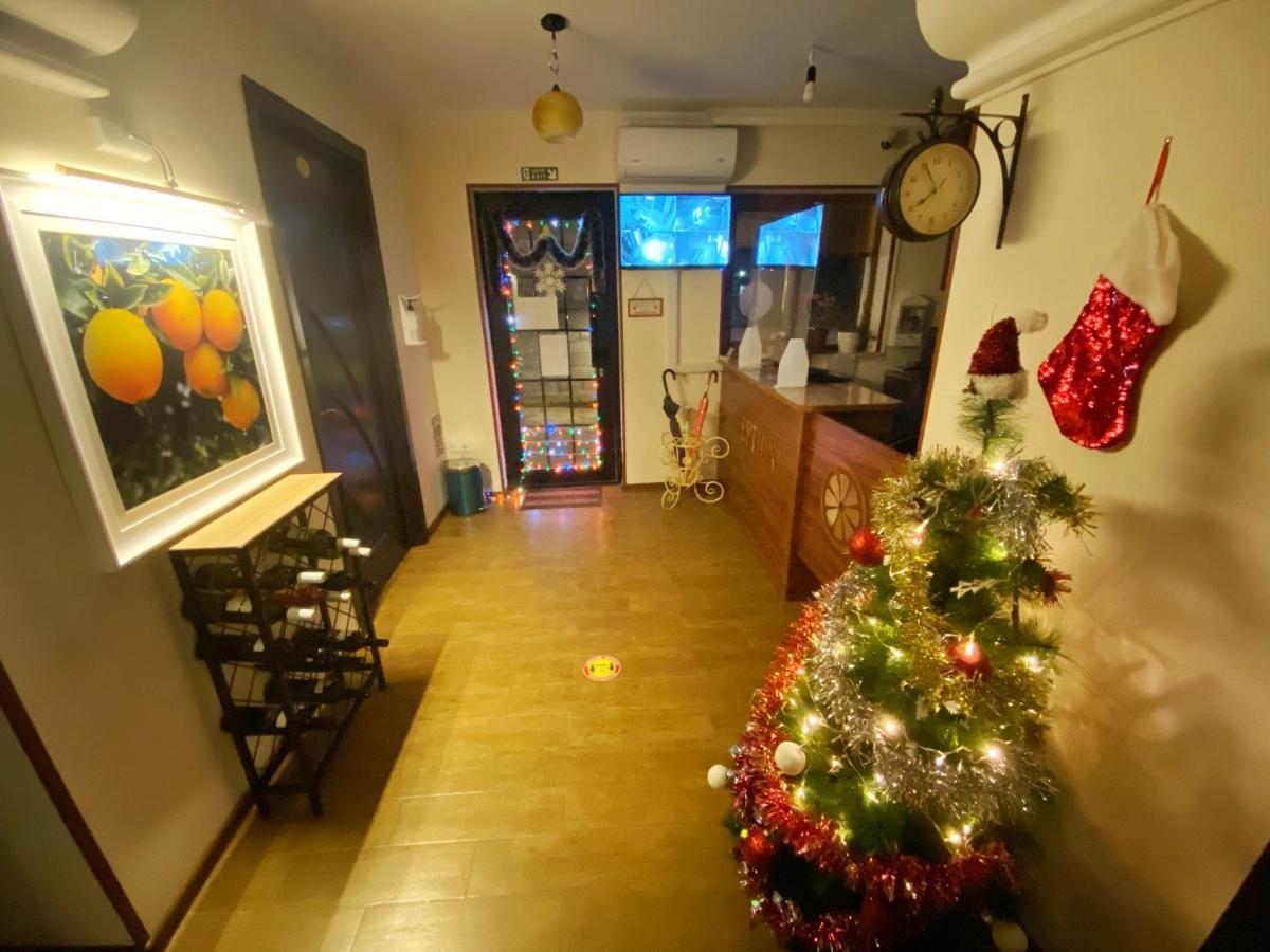 Hotel Orange Kutaiszi Kültér fotó