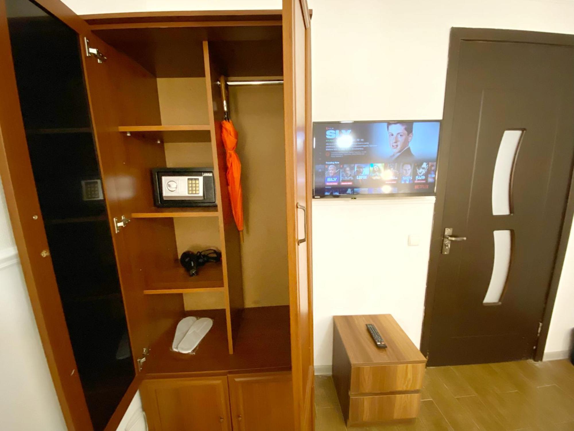 Hotel Orange Kutaiszi Kültér fotó