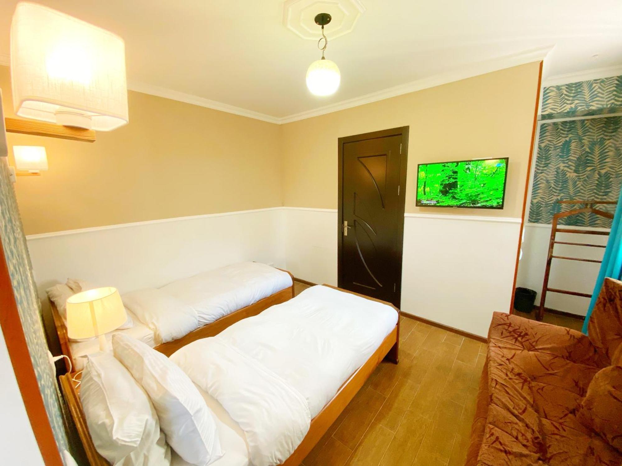 Hotel Orange Kutaiszi Kültér fotó