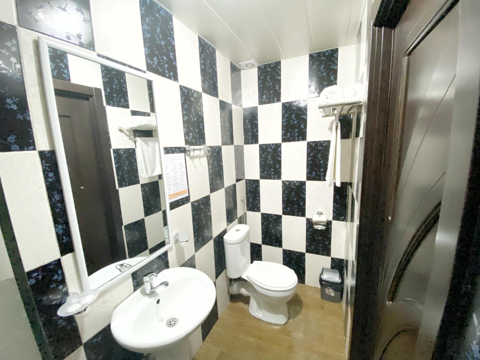 Hotel Orange Kutaiszi Kültér fotó