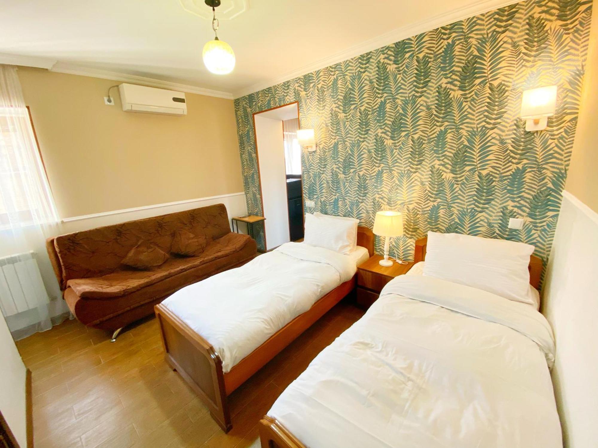 Hotel Orange Kutaiszi Kültér fotó