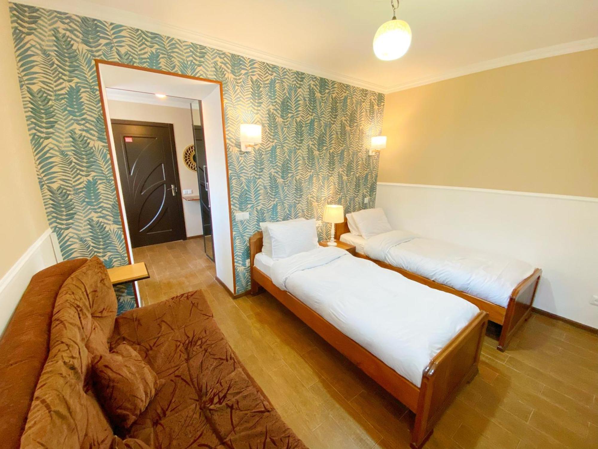 Hotel Orange Kutaiszi Kültér fotó