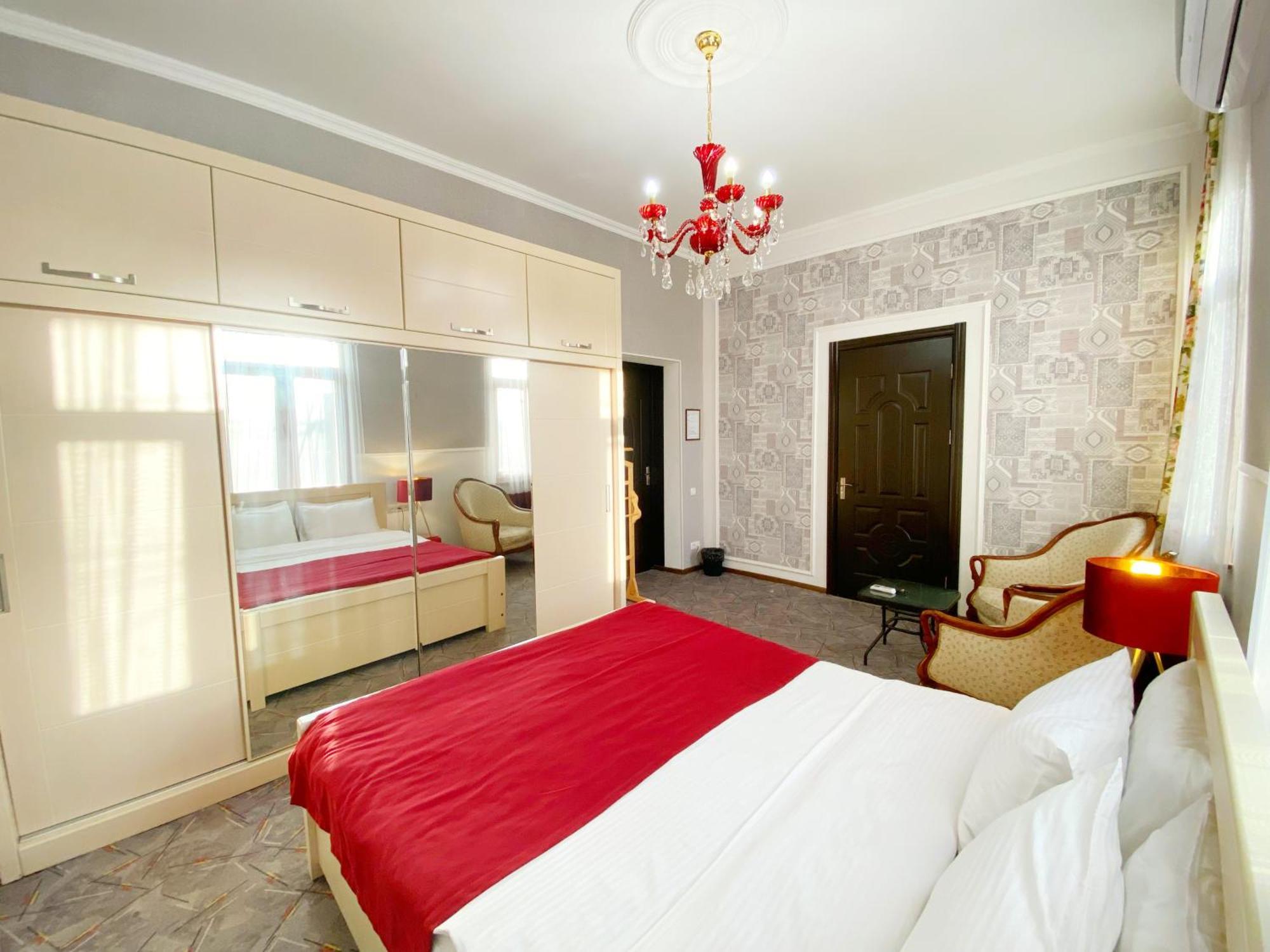 Hotel Orange Kutaiszi Kültér fotó